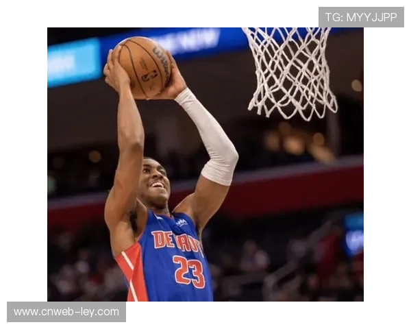 杰登·艾维膝伤缺阵,活塞替补席挺身而出